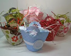 Baskets_blooms_group_2